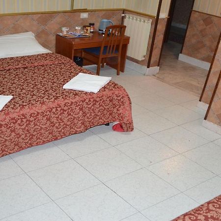 Residenza Cristina روما المظهر الخارجي الصورة